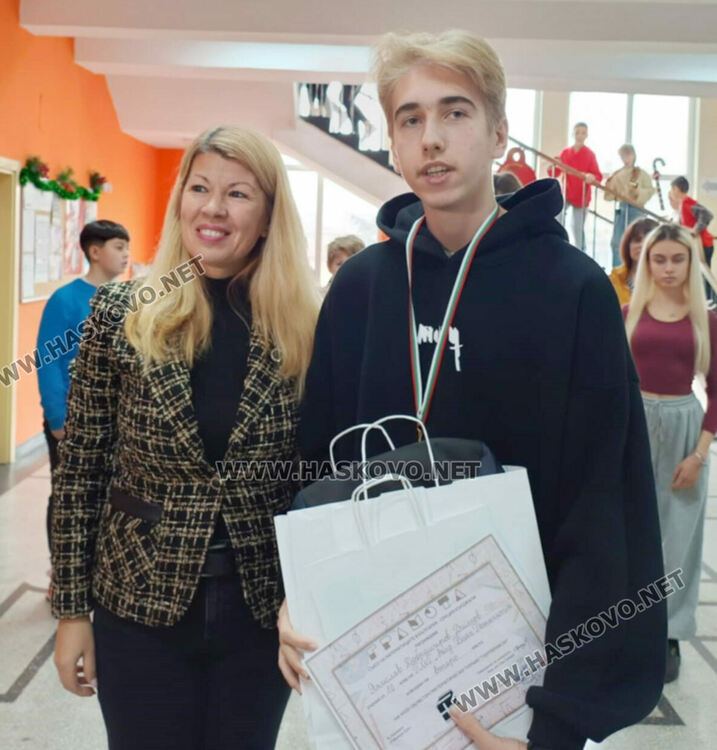 10 медала за ученици на ПМГ-Хасково от математически турнир