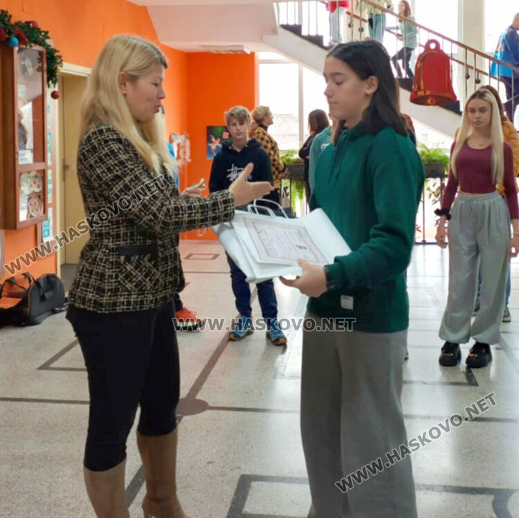 10 медала за ученици на ПМГ-Хасково от математически турнир