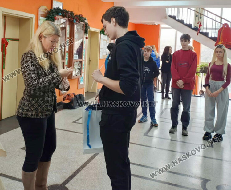 10 медала за ученици на ПМГ-Хасково от математически турнир