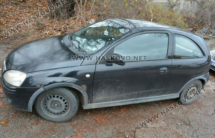 Мъж се натъкна на куриоз след покупката на кола в Хасковско