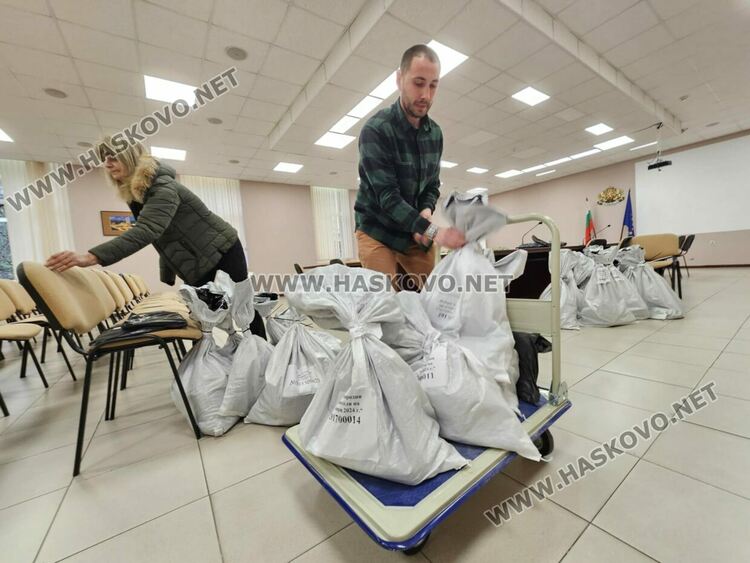 Транспортират бюлетините от 86 секции в Хасковско до София за повторно броене