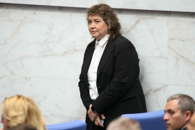 Пак няма шеф на НС. БСП не подписа за санитарния кордон, Пеевски и хората му подкрепиха Киселова