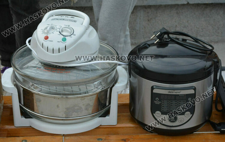 Ученици от „Климент“ даряват домакински уреди и посуда на нуждаещи се в Хасково