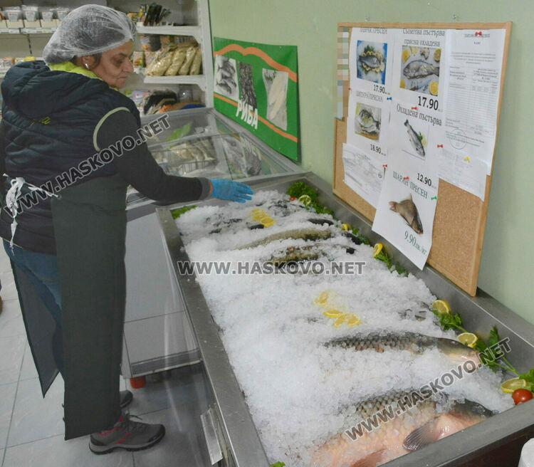 Масови проверки в магазините за риба преди Никулден в Хасково