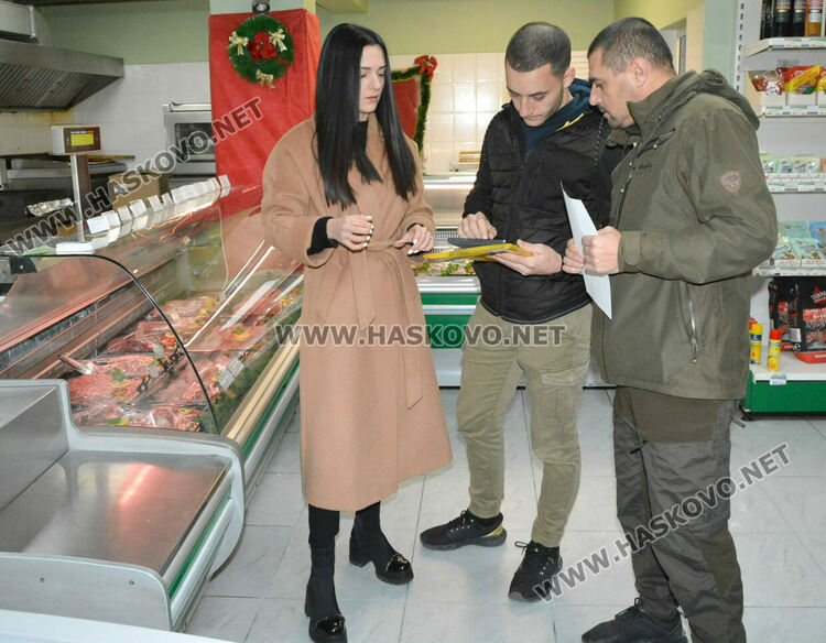 Масови проверки в магазините за риба преди Никулден в Хасково