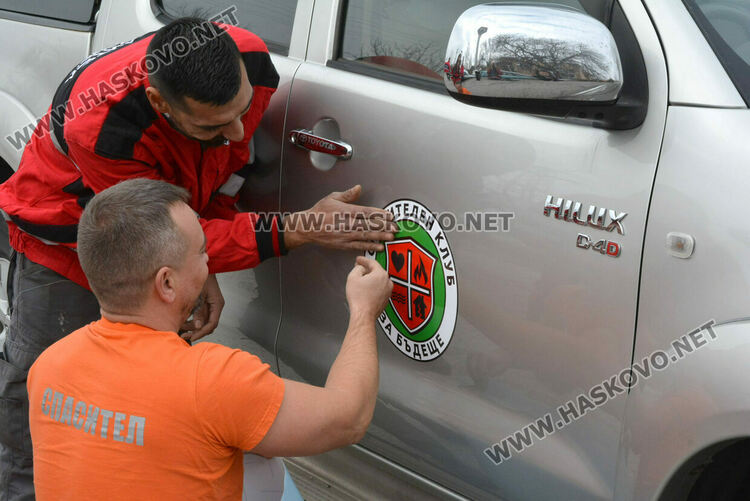 „Спасителен клуб за бъдеще – Хасково“ получи нов джип в помощ за гасене на пожари