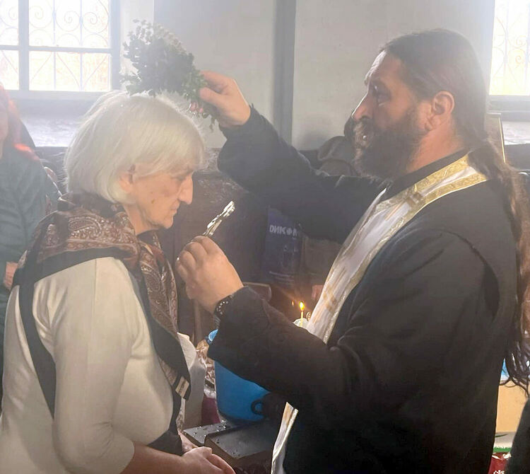 В Сърница почетоха Свети Николай Чудотворец в едноименната църква