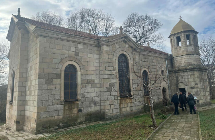 В Сърница почетоха Свети Николай Чудотворец в едноименната църква