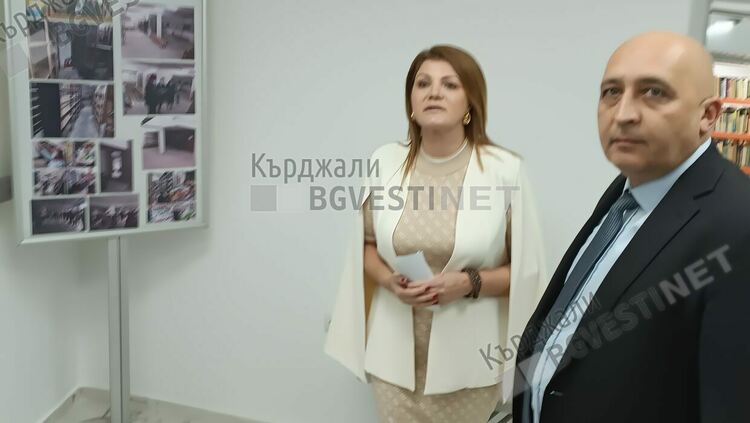 Кметът на Кърджали Ерол Мюмюн откри „Съкровищница на знания“в регионалната библиотека