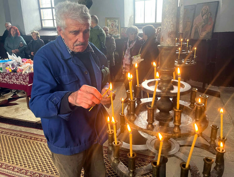 В Сърница почетоха Свети Николай Чудотворец в едноименната църква