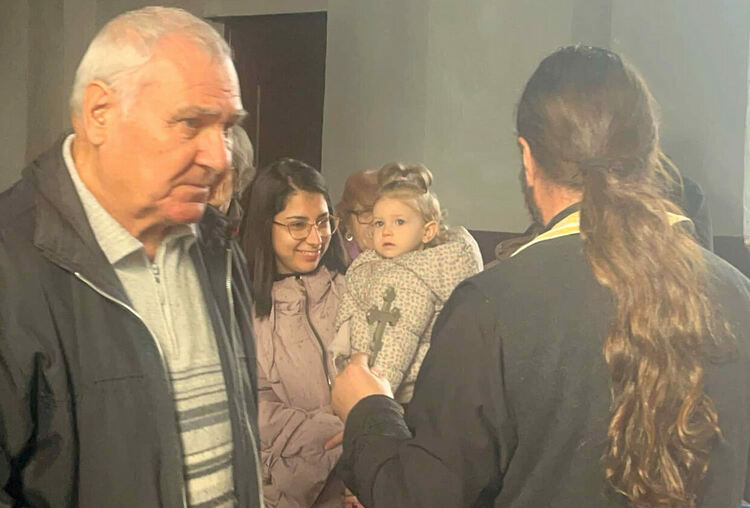 В Сърница почетоха Свети Николай Чудотворец в едноименната църква