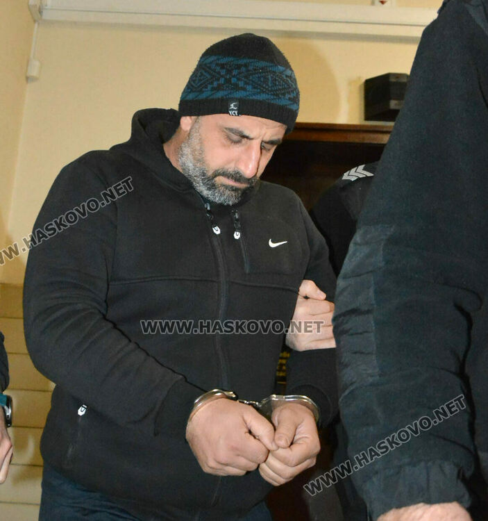 Задържаха 41-годишен, издирван за трафик на мигранти в Германия