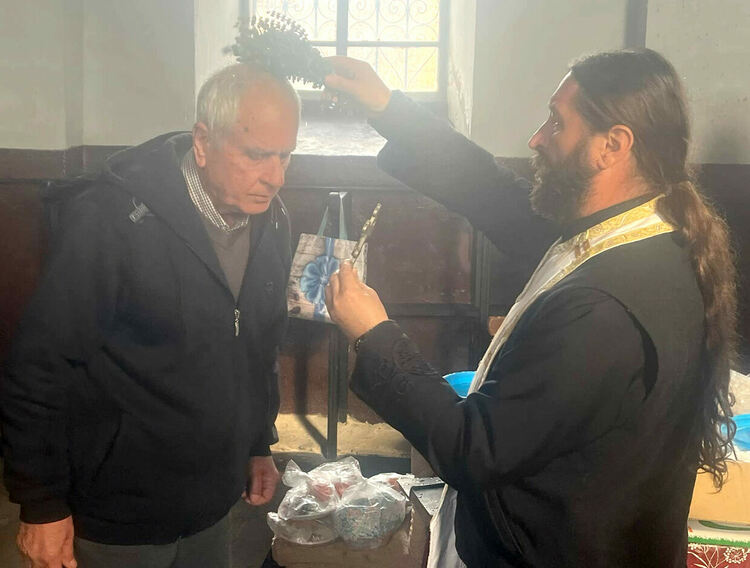 В Сърница почетоха Свети Николай Чудотворец в едноименната църква