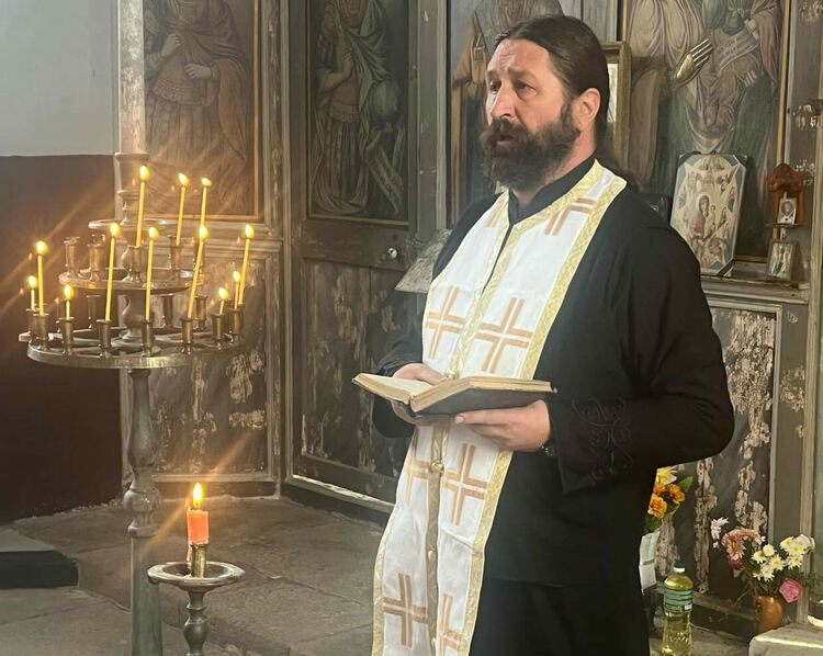 В Сърница почетоха Свети Николай Чудотворец в едноименната църква