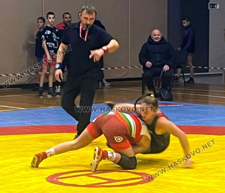 Борци от пет държави излязоха на тепиха в Димитровград