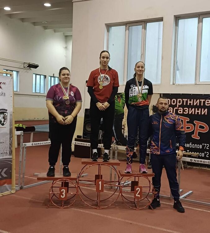 9 медала спечелиха атлетите от Хасково на турнира „Златният шпайк“