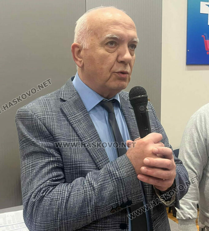 Борци от пет държави излязоха на тепиха в Димитровград