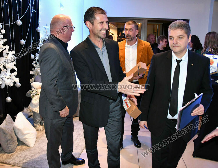 „Ротари клуб Хасково Аида - 20 години в служба на обществото“