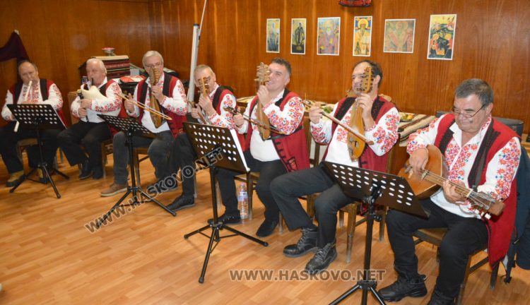 Над 1000 деца се запознават с автентичния български фолклор с „Коледа в музея“