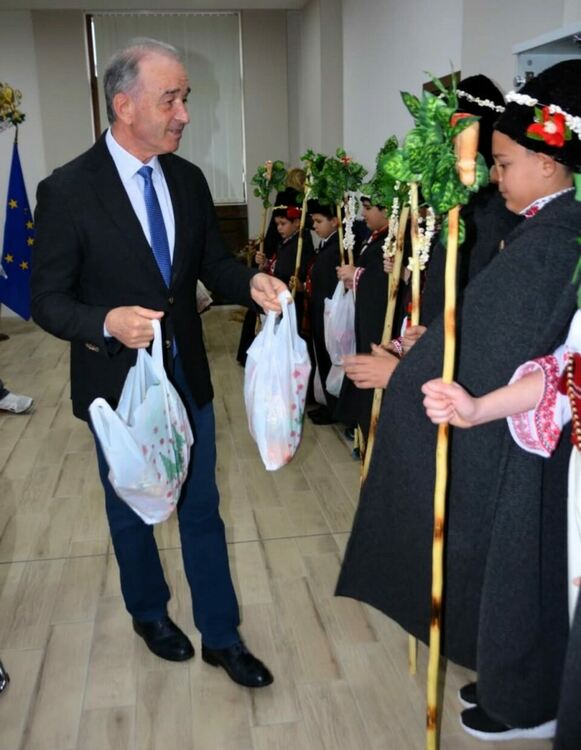 Коледари навестиха община Асеновград 