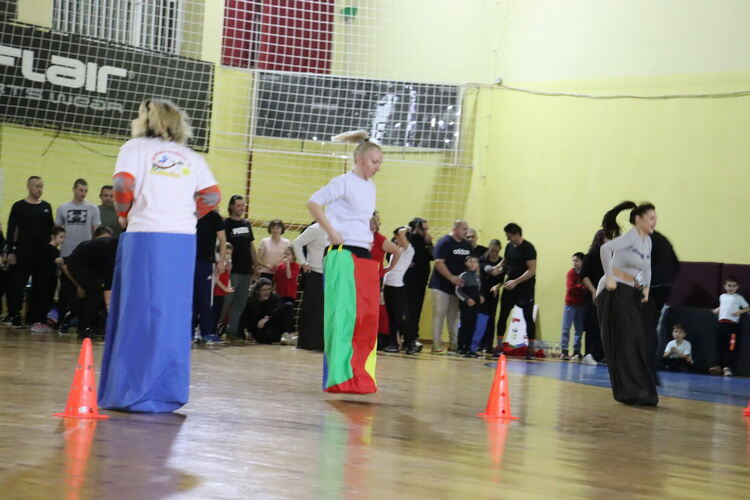 Деца и родители се включиха в най-щурото и най-оспорваното състезание в Хасково - Спортист на градината