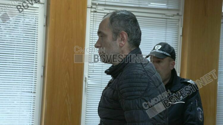 И Окръжен съд в Смолян остави в ареста двама обвиняеми за търговия и незаконно държане на огнестрелни оръжия и боеприпаси