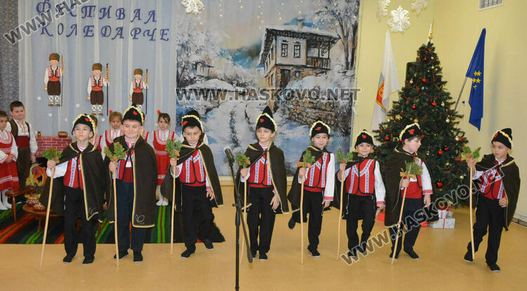 Фестивал „Коледарче“ съхранява българските традиции в ДГ „Слънце“
