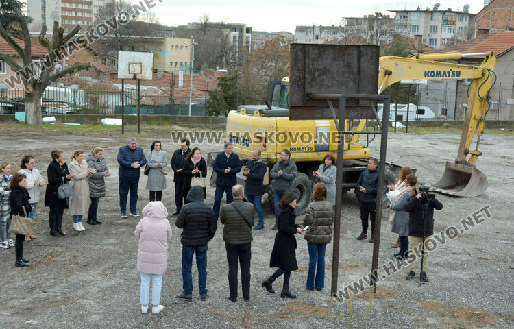 Изграждат физкултурен салон в ОУ „Никола Вапцаров“ в Хасково