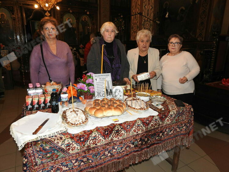 Отец Петър Гарена отслужи панахида  за загиналите във Върбица военослужещи, инициативата е на християни и мюсюлмани