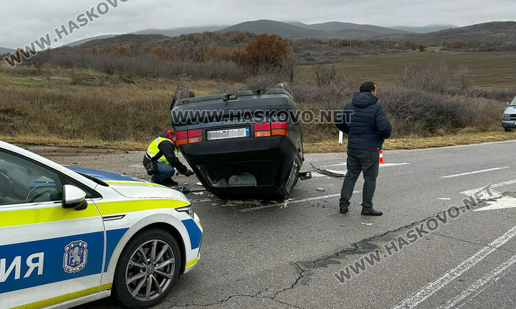 Водач загина при катастрофа между два „Фолксвагена“