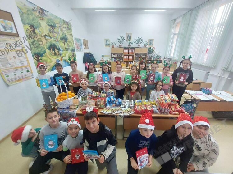 Деца подготвят със седмици изненада за деца!