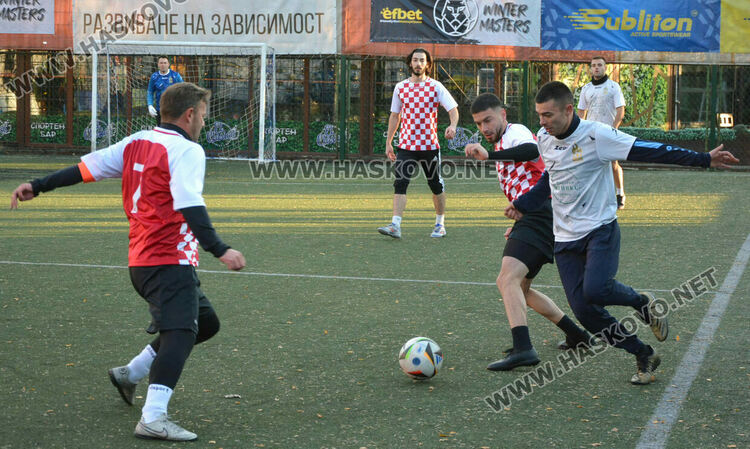 16 отбора участват в турнир по мини футбол в Хасково