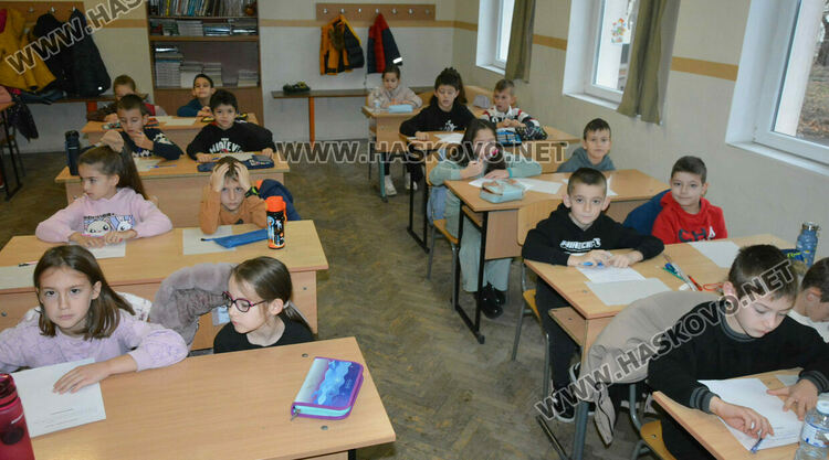 Около 500 деца се явиха на Коледно математическо състезание в Хасково