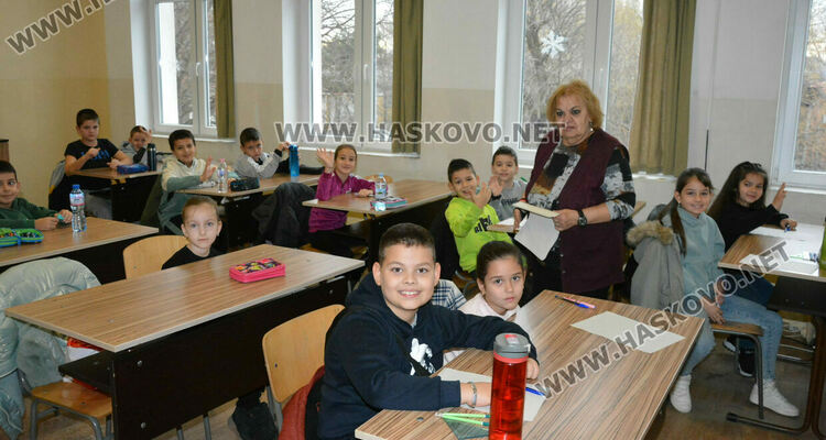 Около 500 деца се явиха на Коледно математическо състезание в Хасково