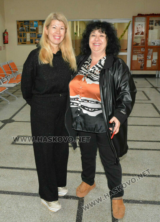 директорът на ПМГ Гергана Петрова и д-р Юлия Кръстева