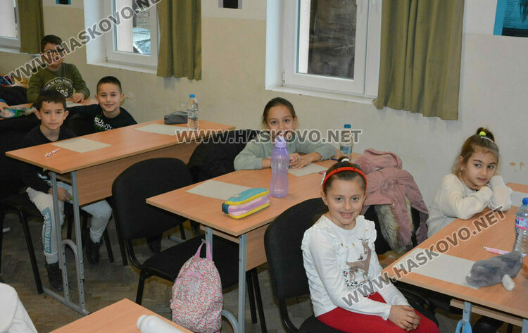 Около 500 деца се явиха на Коледно математическо състезание в Хасково
