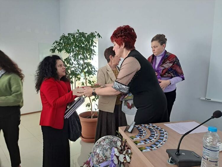  “С дъх на мащерка” - разкази за вкуса, спомените и родопската магия от Малина Карабова 