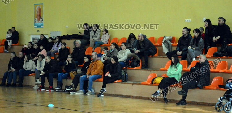 5 отбора от детски градини се включиха във футболен турнир „Купа Хасково“