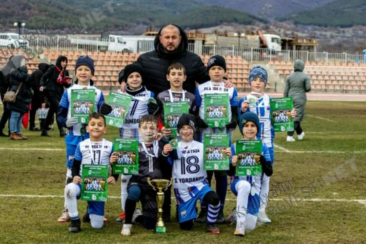 Футболна академия "Арда 1924"завърши годината по шампионски след триумф на  LEADER CUP 2024