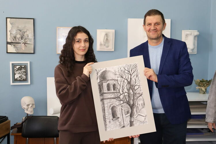 12 картини на млади художници в новия календар на Община Хасково 