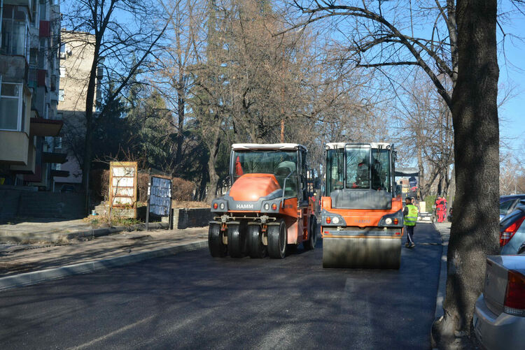 Ремонтират улиците „Одрин“ и „Булаир“ в Хасково