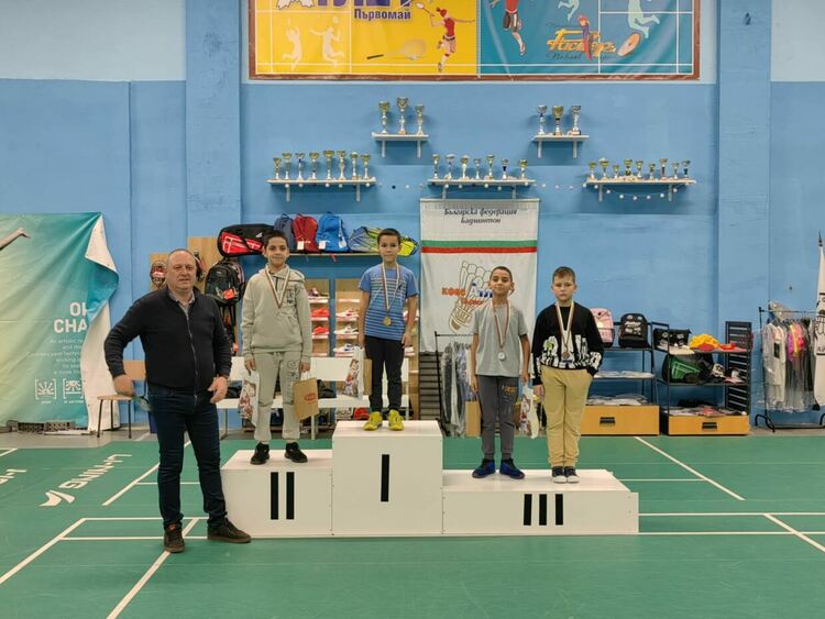 Приключи Коледният благотворителен турнир, организиран от "Атлет"