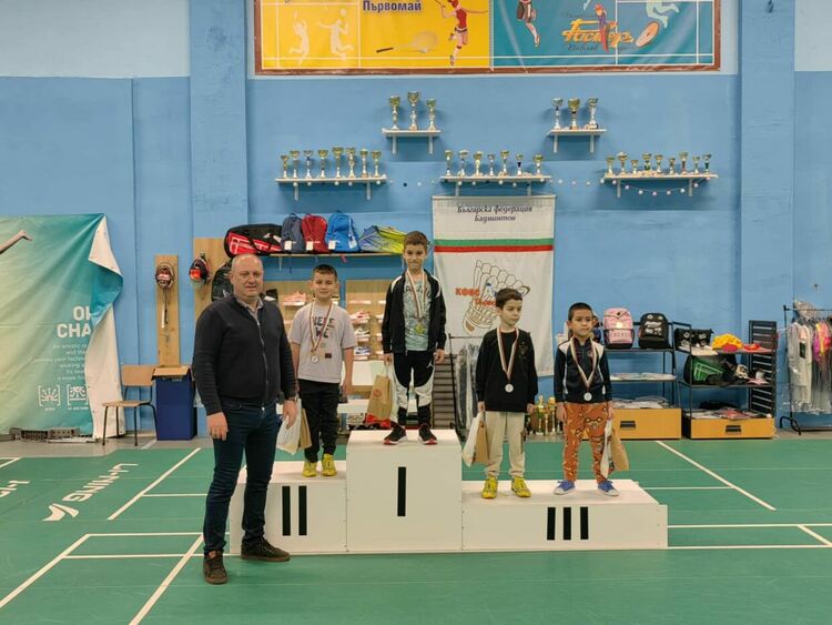 Приключи Коледният благотворителен турнир, организиран от "Атлет"