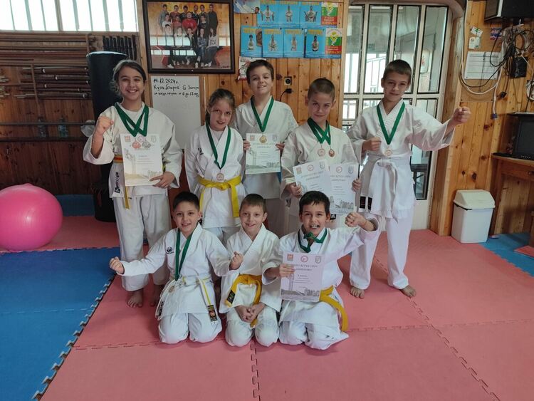 4 титли и още 20 отличия за каратеките на „Торнадо“ на Купа „Берое“