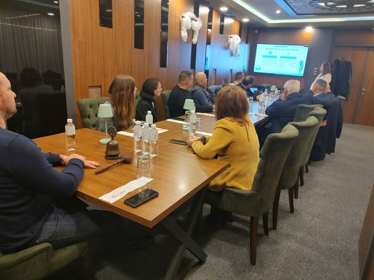 Професионална гимназия по икономика инициира кръгла маса  с представители на Ротари клуб Кърджали