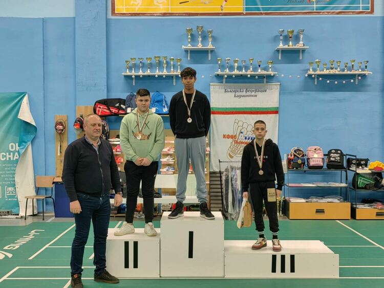 Приключи Коледният благотворителен турнир, организиран от "Атлет"