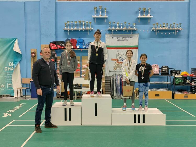 Приключи Коледният благотворителен турнир, организиран от "Атлет"