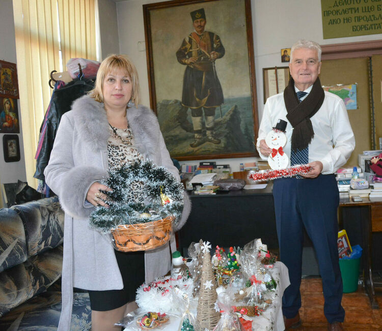 Тракийци изпращат подаръци в Одрин, закупени от благотворителния базар в Хасково