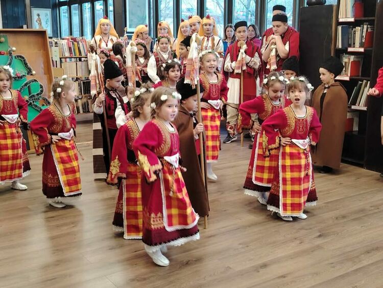 Отличиха най-активните читатели и приятели на Регионалната библиотека за 2024 година