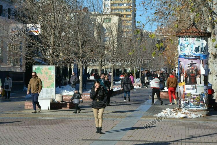 Предимно слънчево време в четвъртък, с температури до 14 градуса